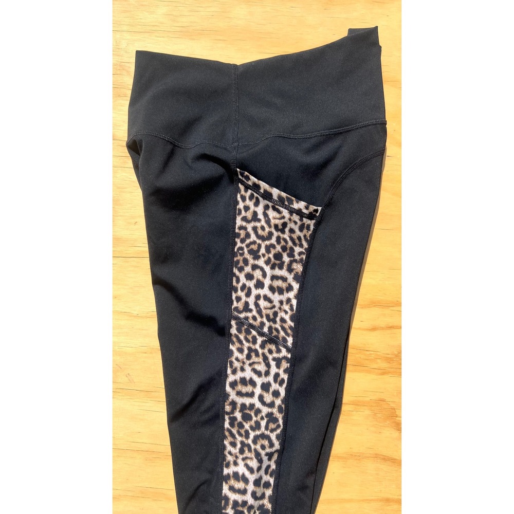 Zyia Active Black Leopard Print Side Pocket Leggings Capri High Waist Size 8-10 - Picture 4 of 5